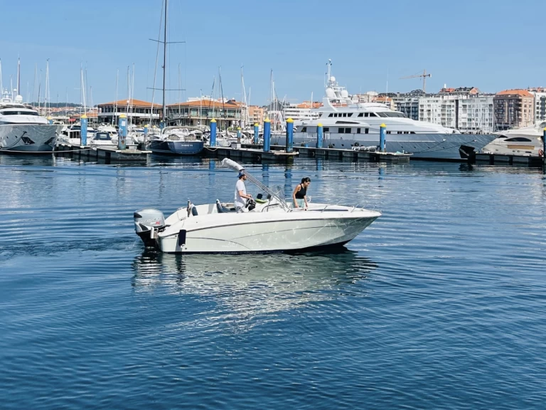 Yacht charter Porto Deportivo Sanxenxo - Quicksilver Quicksilver 600 Commander on SamBoat