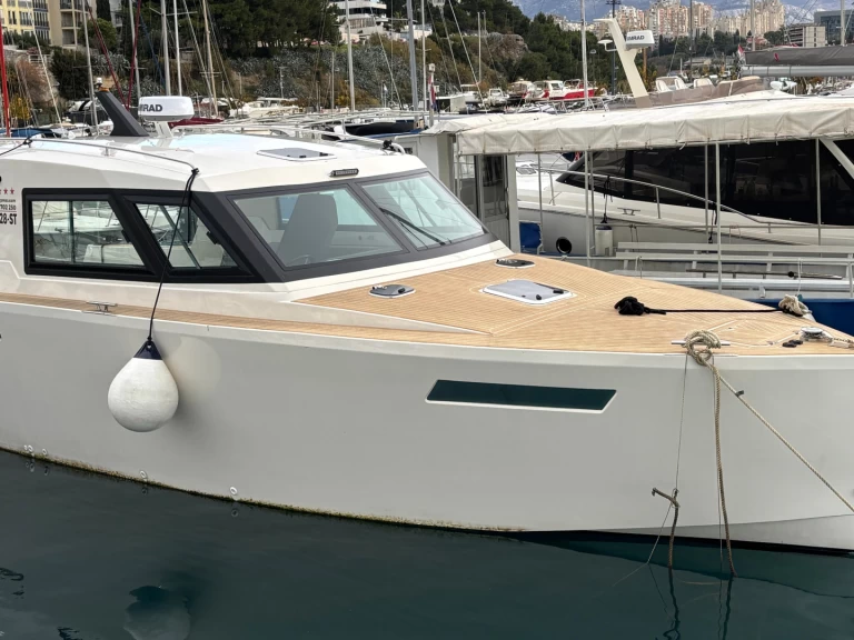 Aliskaf37  Aliskaf37  charter bareboat or skippered in  Split