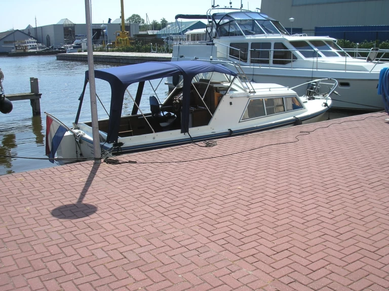  Weekender 750 charter bareboat or skippered in  Woudsend