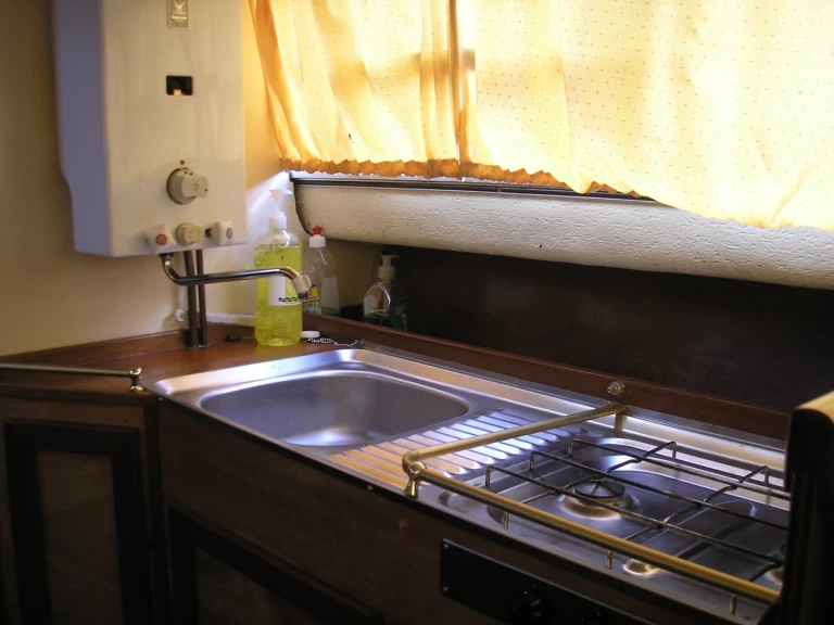 Hire a  Weekender 750 Woudsend