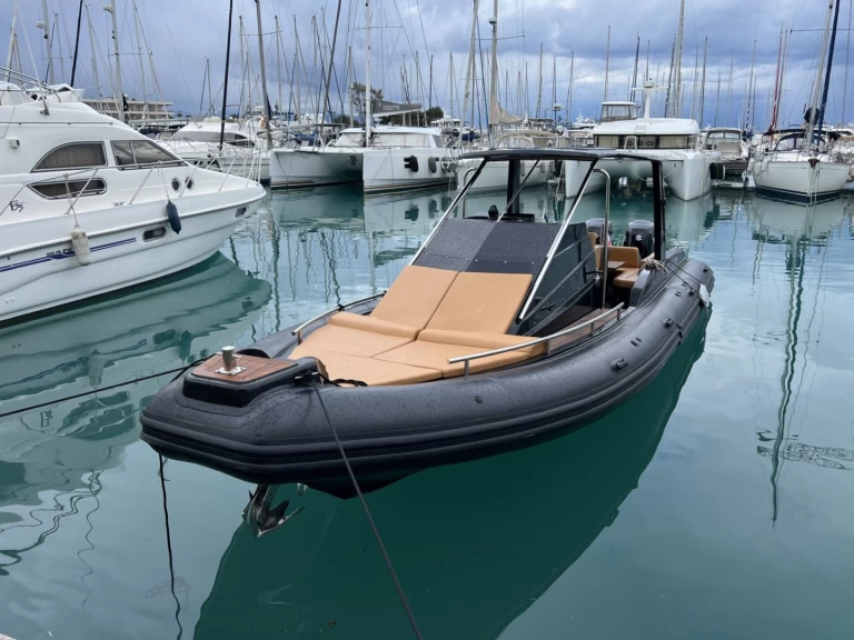 Hire RIB ONARCH with a boat licence