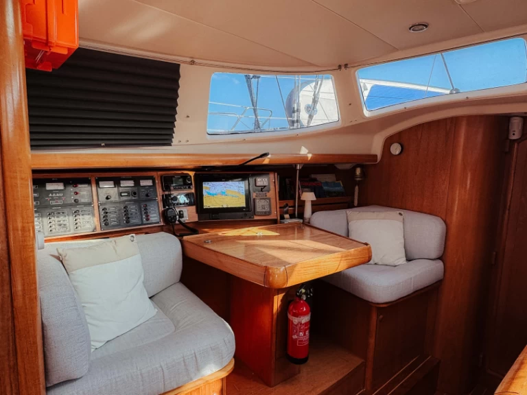 Yacht hire Portoferraio cheap Sun Odyssey 43 DS