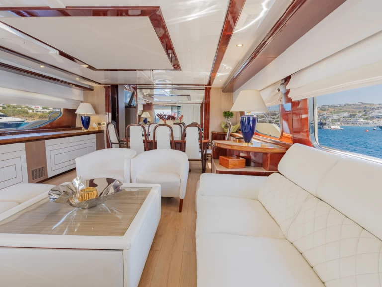Luxury Yacht to hire Órmos Bay at the best price