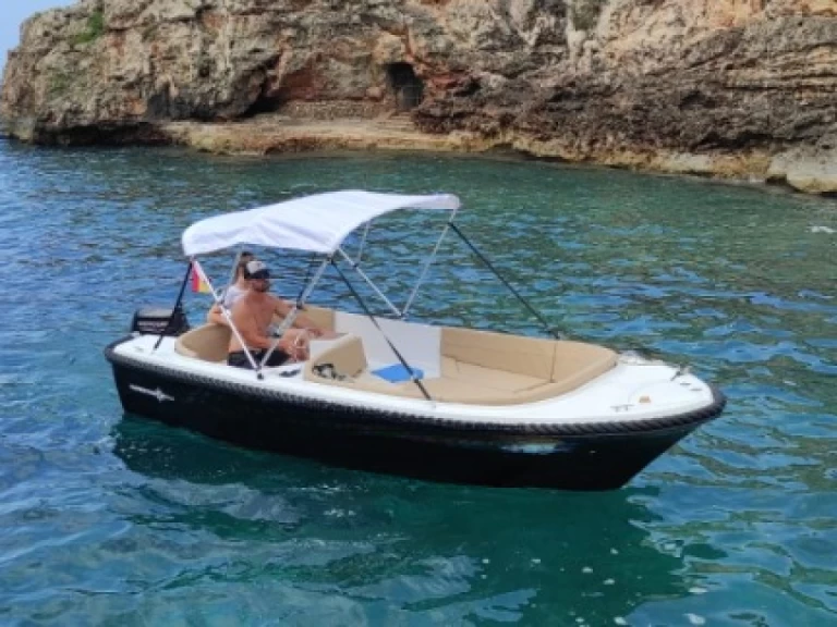 Hire a Marion 500 classic Port de Ciudadella