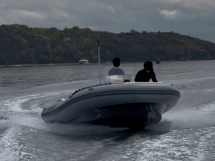 Charter a Kelt Sea Hawk 225 in Langrolay-sur-Rance on Samboat