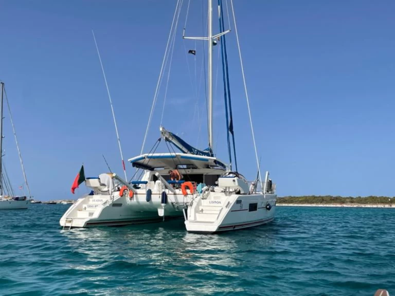 Yacht hire Olhão cheap Catana 50