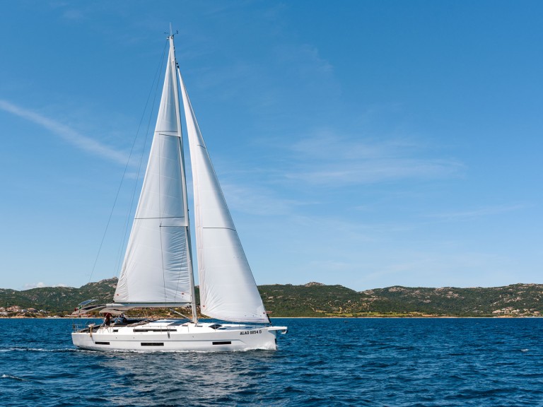 Charter a Dufour Dufour 530 in Cannigione on Samboat