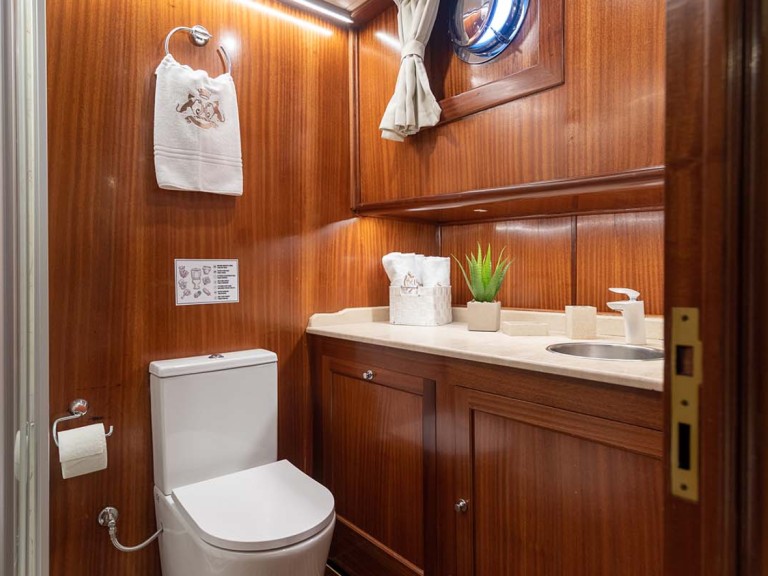 Sailboat hire in Split -  Gulet Smart Spirit