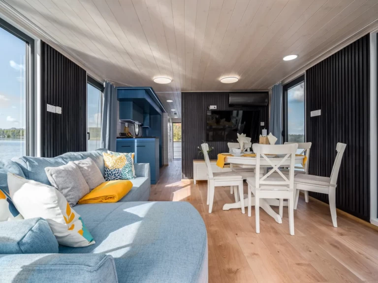 Canal boat to hire Fürstenberg/Havel at the best price