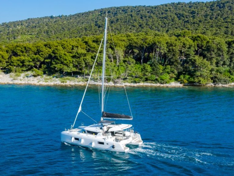 Catamaran hire in Kaštela - Lagoon Lagoon 42