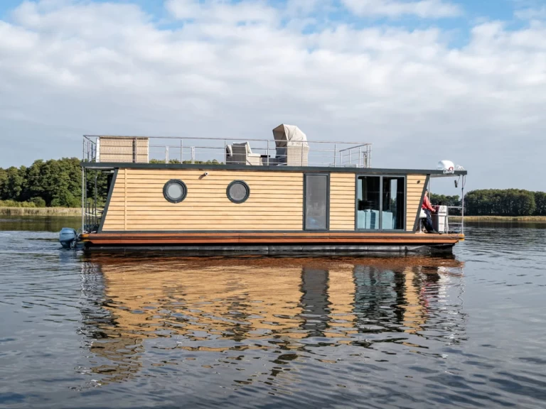Yacht hire Fürstenberg/Havel cheap Woma D13