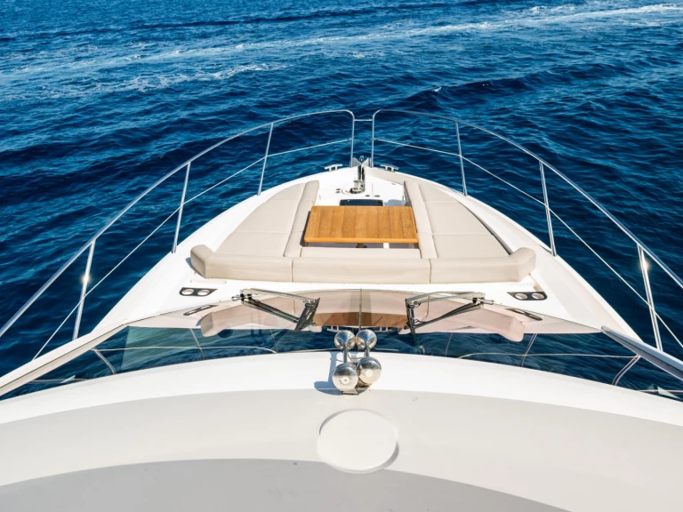Charter a Sunseeker Manhattan 52 in St. Julian's on Samboat