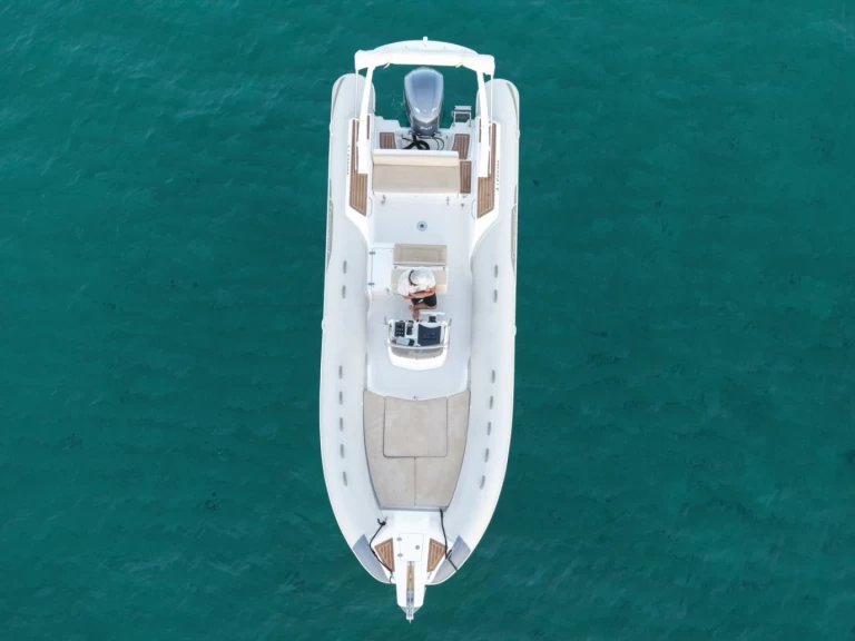 Hire RIB with or without skipper Capelli Ajaccio