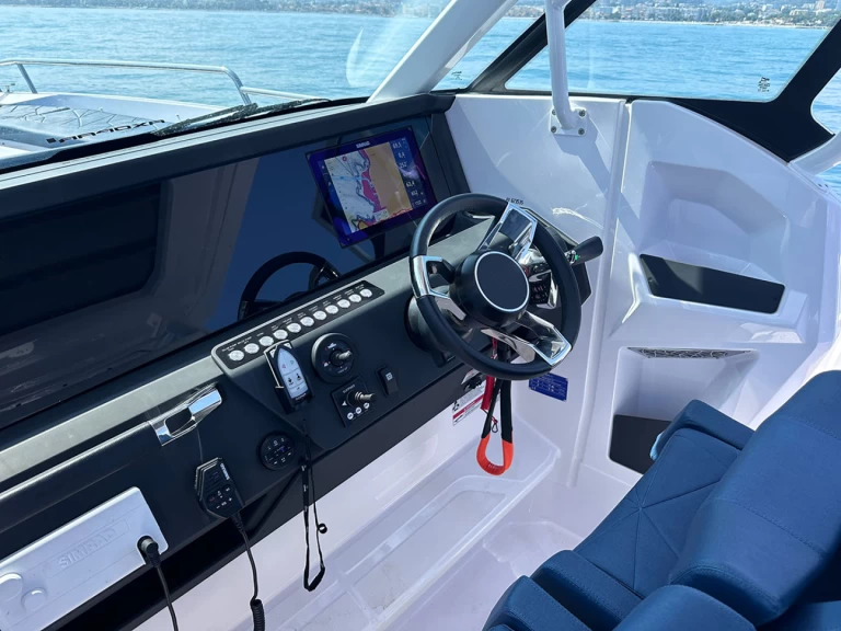 Motorboat hire in Saint-Laurent-du-Var - Axopar 29 Sun Top