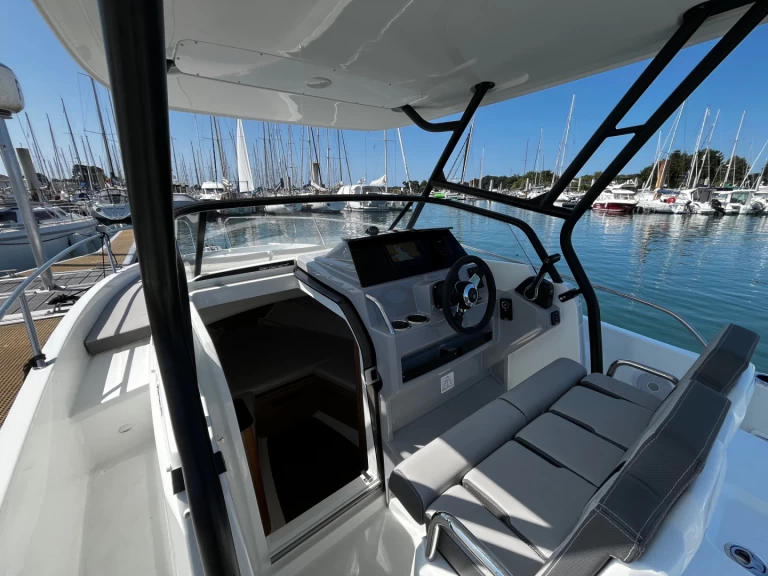 Yacht hire Port la Forêt cheap Cap Camarat 7.5 WA