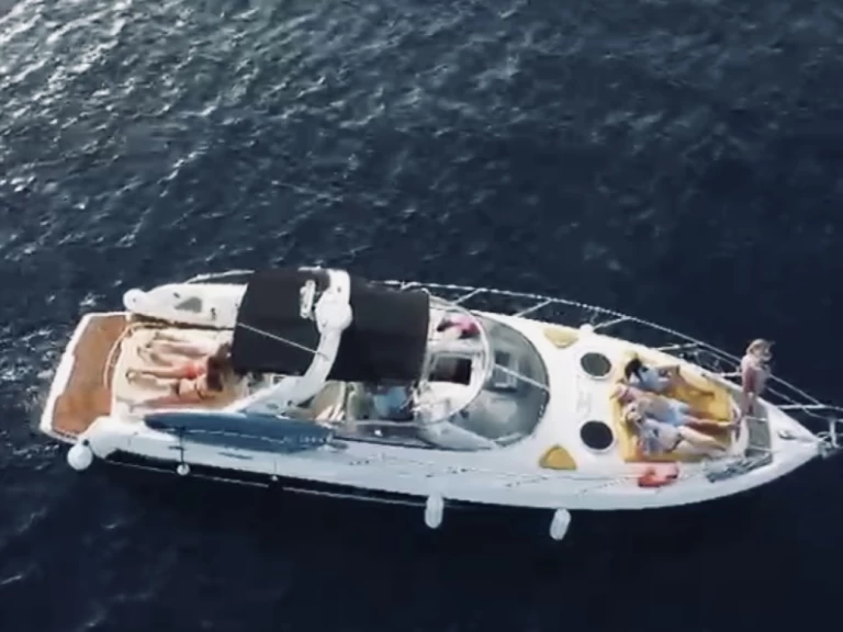 Hire Motorboat with or without skipper Cranchi Cannes