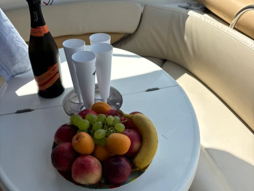 Hire Motorboat Cranchi with a boat licence