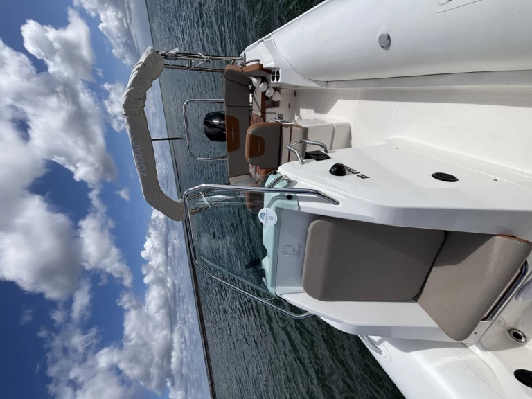 Hire a Zodiac Medline 6.8 Arcachon