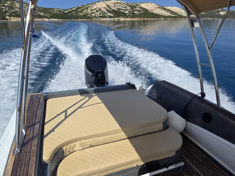 Yacht charter Novalja - WBI Razor 900 on SamBoat