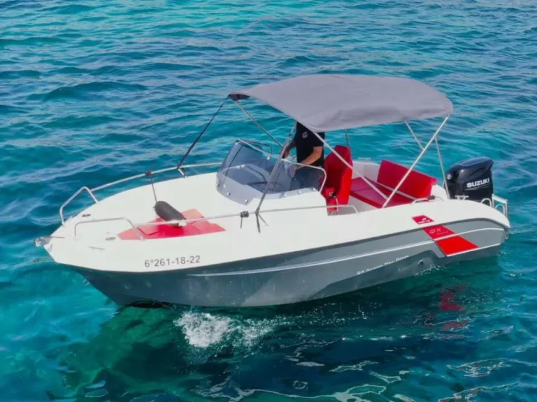 Hire Motorboat Marine Time with a boat licence