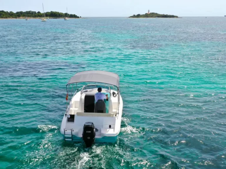 Motorboat to hire Port d'Alcudia at the best price