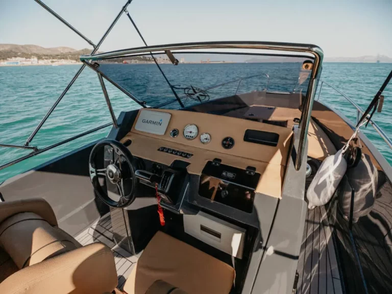 Motorboat to hire Port d'Alcudia at the best price