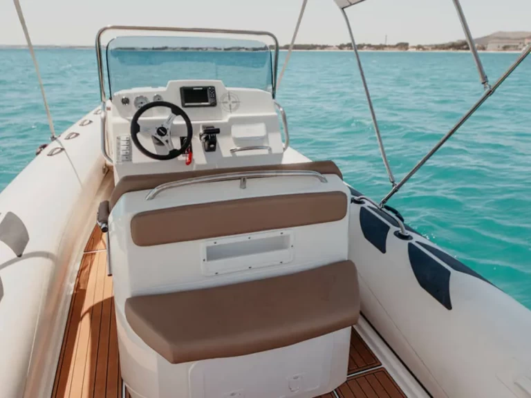 Hire Motorboat with or without skipper Brig Port d'Alcudia