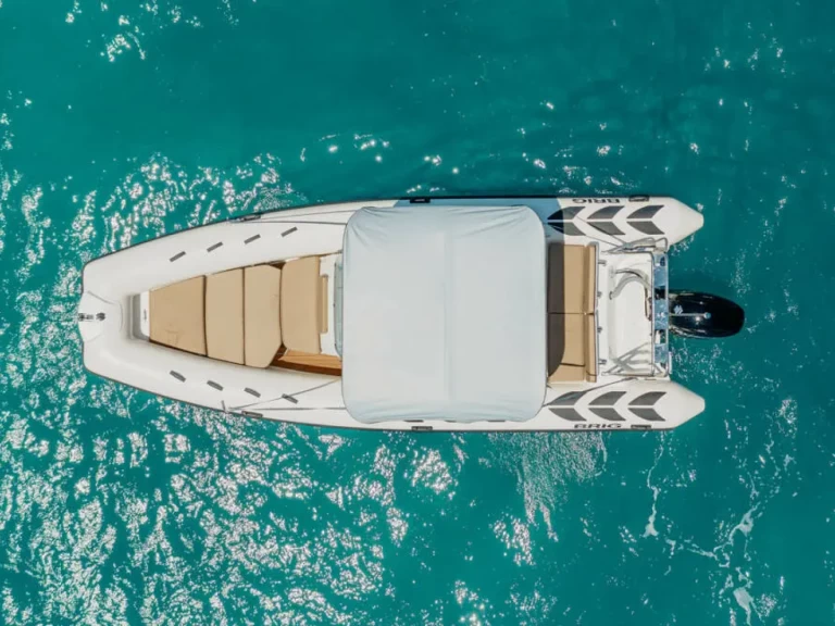 Hire Motorboat Brig with a boat licence