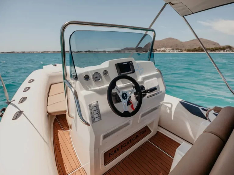 Motorboat to hire Port d'Alcudia at the best price