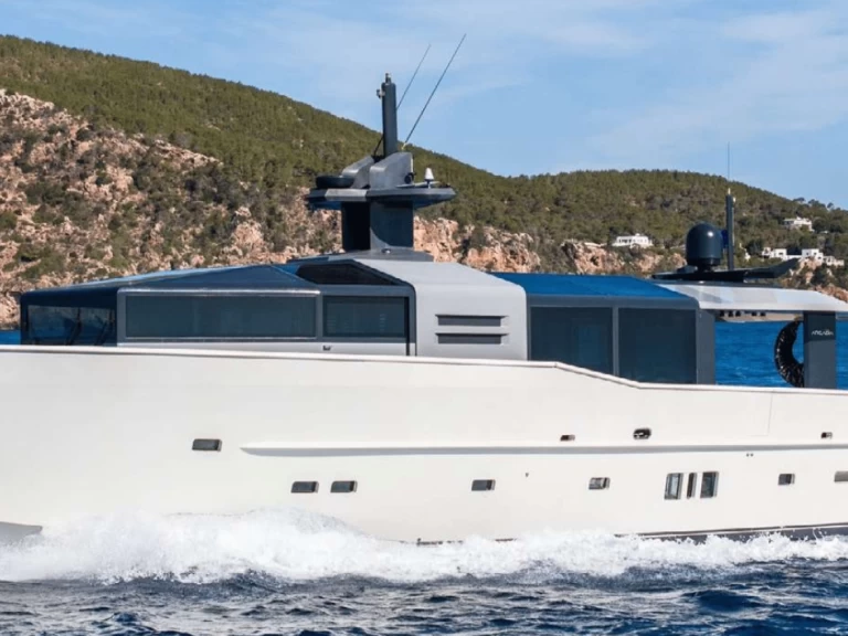 Charter a Arcadia 85 in Ibiza Town on Samboat