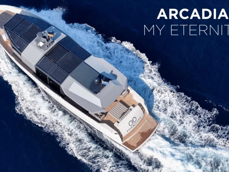 Hire Luxury Yacht Arcadia with a boat licence