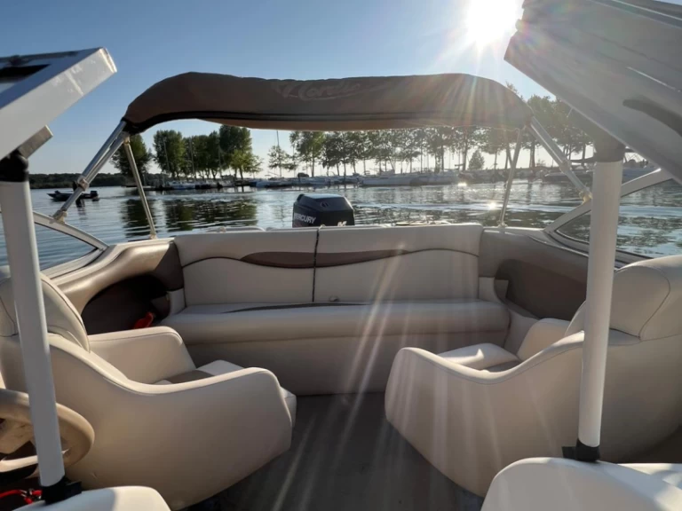 Hire Motorboat Nordic with a boat licence