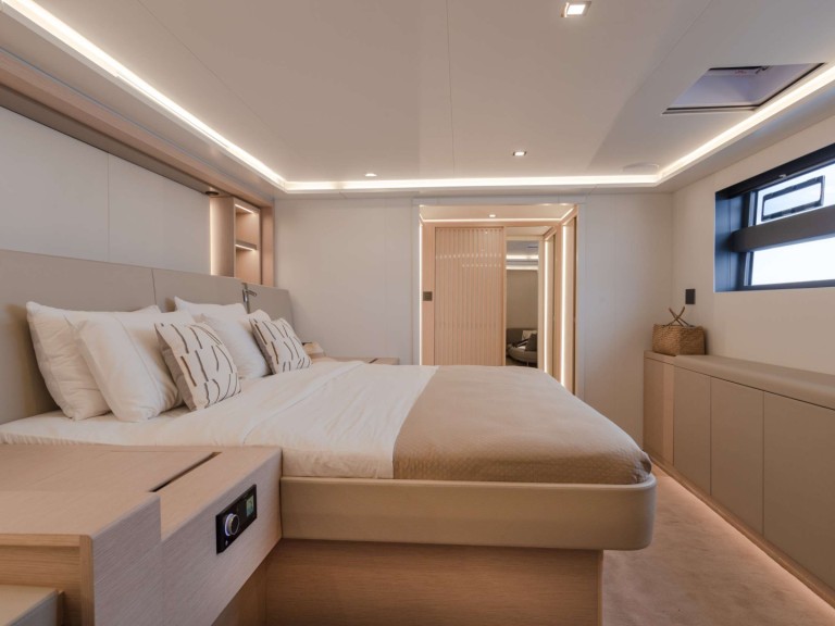 Charter a Fountaine Pajot Fountaine Pajot 80 Power in Athens on Samboat