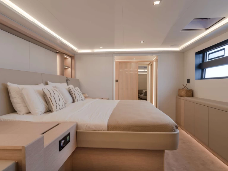 Charter a Fountaine Pajot Fountaine Pajot 80 Power in Athens on Samboat