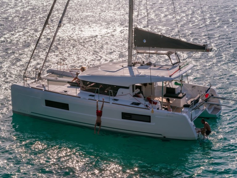 Charter a Lagoon Lagoon 40 in Sant Antoni de Portmany on Samboat
