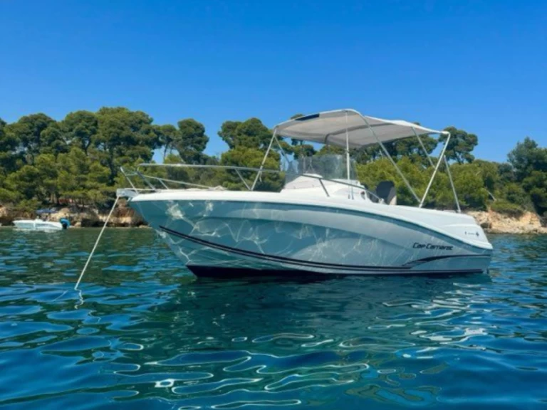 Motorboat hire in Palavas-les-Flots - Jeanneau Cap Camarat 5.5 CC Serie 2 Style