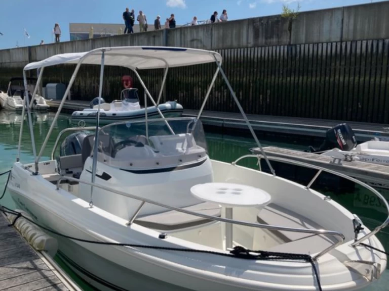 Jeanneau Cap Camarat 5.5 CC Serie 2 Style charter bareboat or skippered in  Palavas-les-Flots