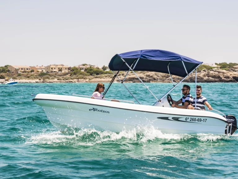 Motorboat to hire Portocolom at the best price