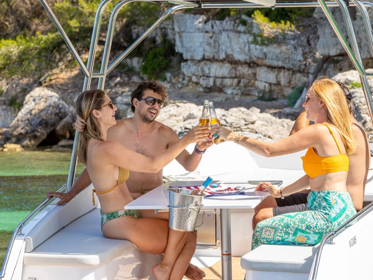 Yacht hire Port Pierre Canto cheap No fuel