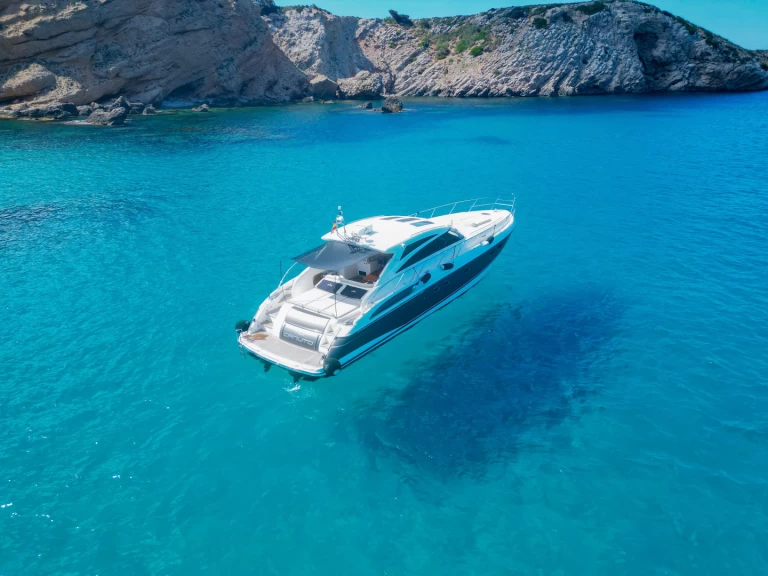 Hire Luxury Yacht Princess with a boat licence