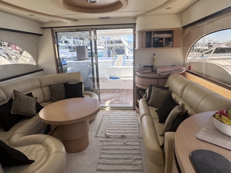 Hire a Astondoa Astondoa 44 Fly Puerto Banús