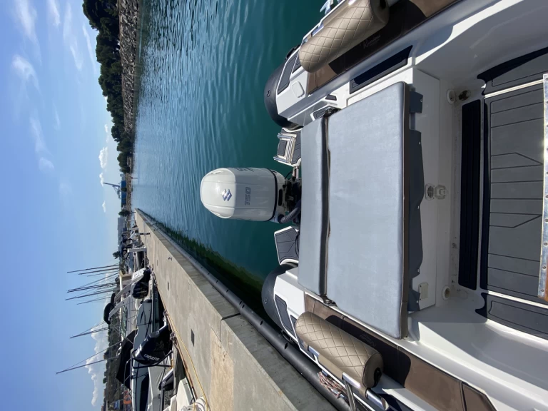 Hire RIB Ranieri with a boat licence