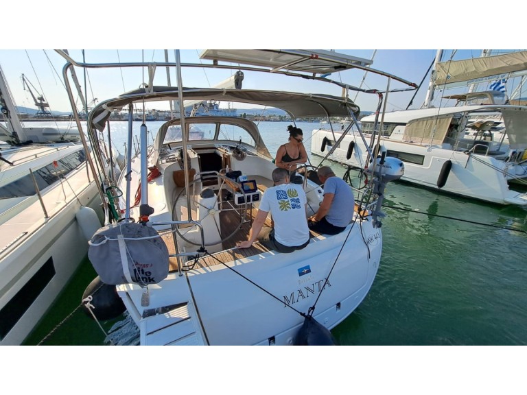 Hire a Bavaria Cruiser 40 Volos