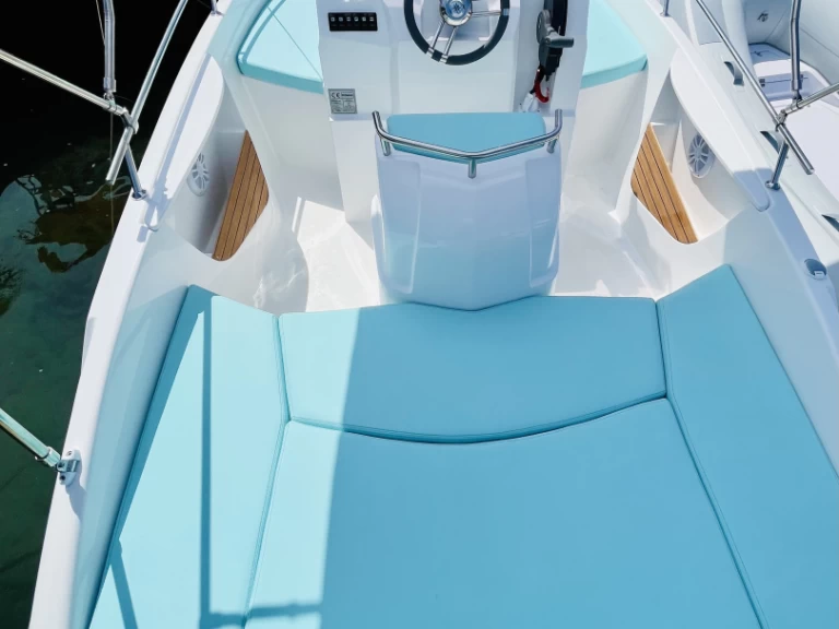 Charter a Romar Bermuda 570 in Ischia on Samboat