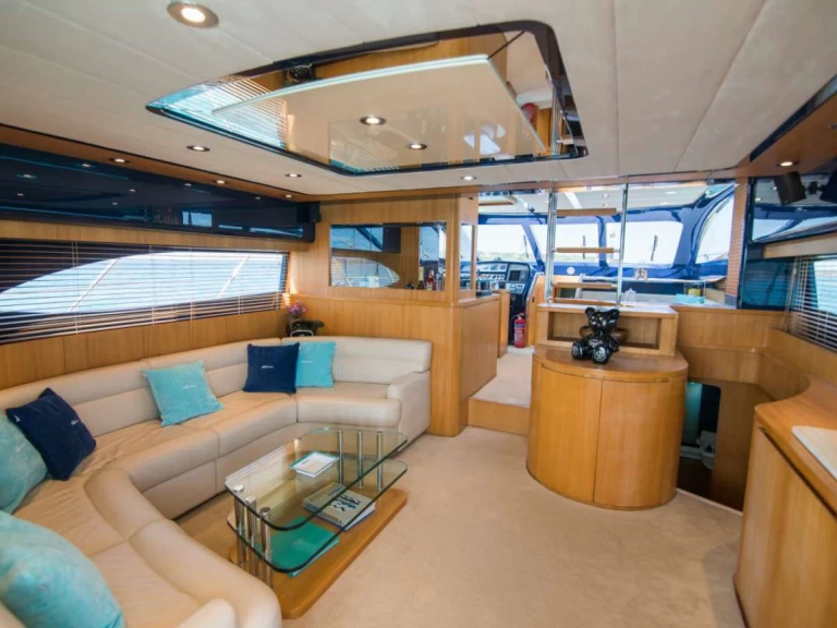 Hire Luxury Yacht Riva with a boat licence