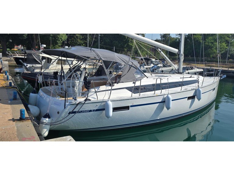 Sailboat to hire Zadar at the best price