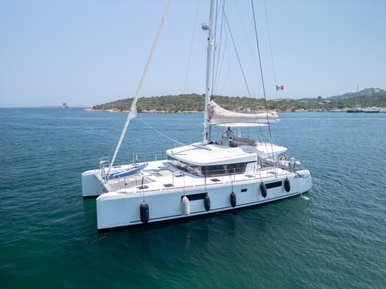 Hire Catamaran with or without skipper Lagoon Cugnana Verde