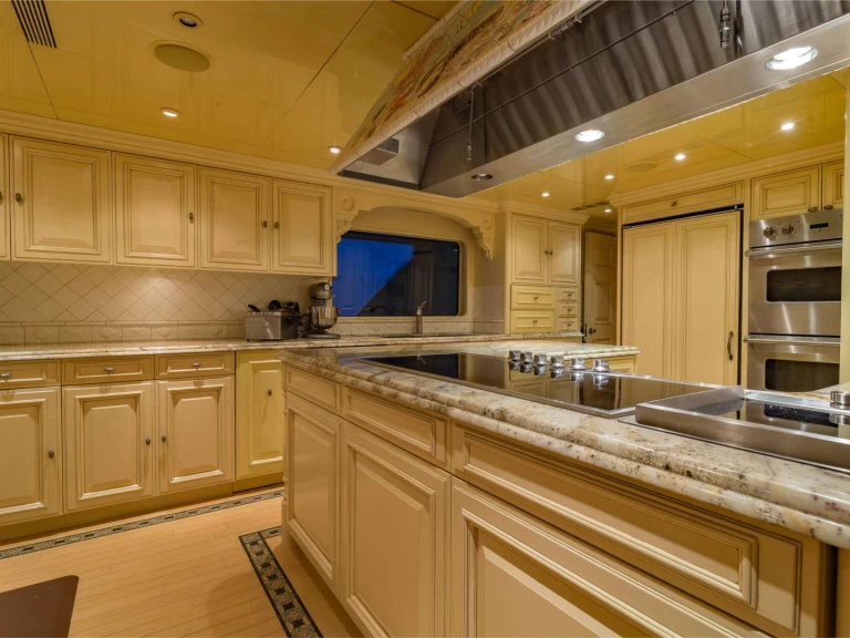 Christensen I LOVE THIS BOAT charter bareboat or skippered in  Bahamas