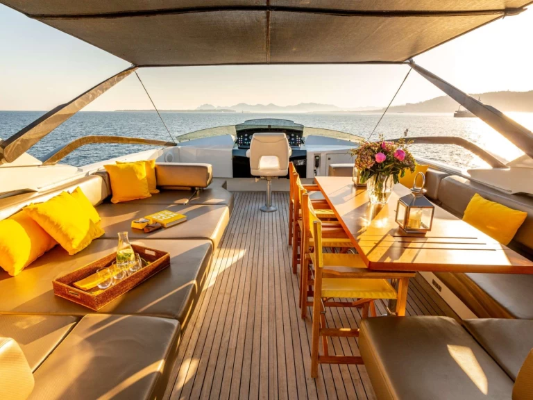 Yacht hire Cannes cheap Quantum