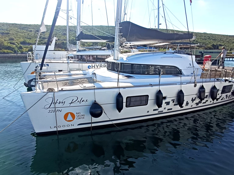 Catamaran to hire Punat at the best price